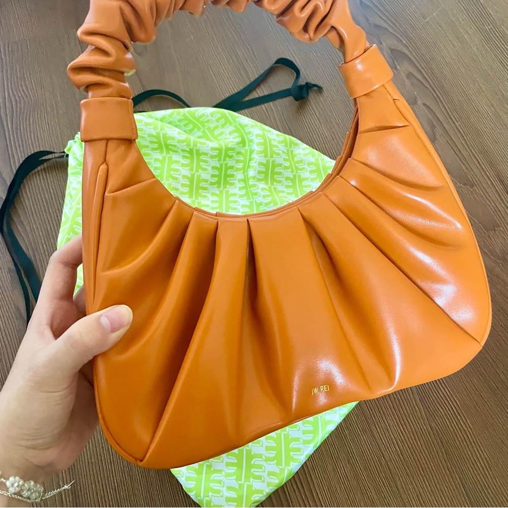 Jw pei orange shoulder bag🧡